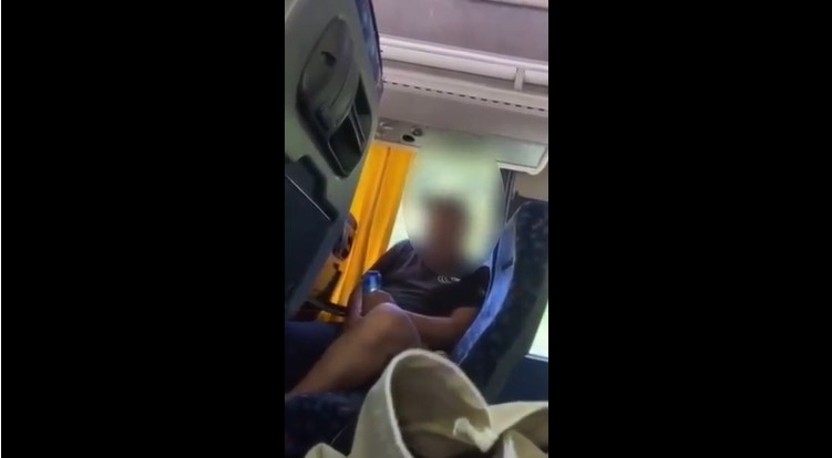 ŠOKANTAN VIDEO IZ AUTOBUSA NA RELACIJI BRČKO - TUZLA Manijak se samozadovoljavao, djevojka objavila snimak