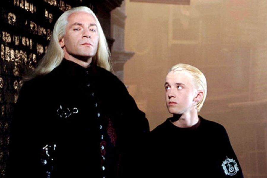 TOM FELTON IMAO ČUDNO PREVOZNO SREDSTVO NA SETU "HARI POTERA" Glumcu kompanija zabranila vožnju