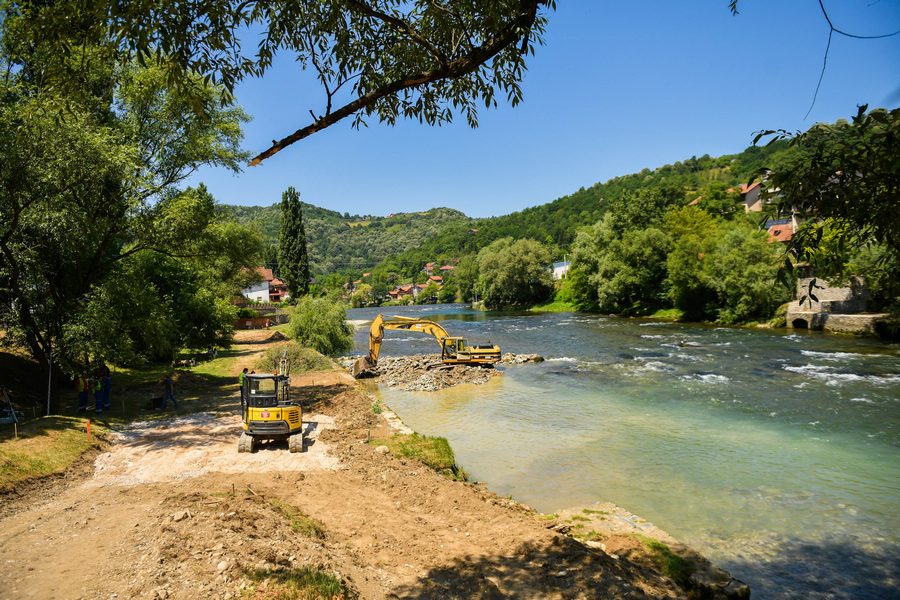 POČELO UREĐENJE PLAŽE U SRPSKIM TOPLICAMA Pogledajte kako će izgledati novo kupalište i mjesto za odmor uz Vrbas (FOTO)