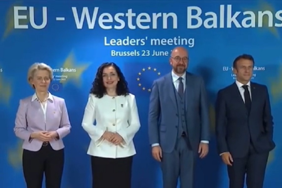 LOBIRANJE ZA KOSOVO IDE I U EVROPSKOJ KOMISIJI Fon der Lajenova bi rado na koncert Dua Lipe