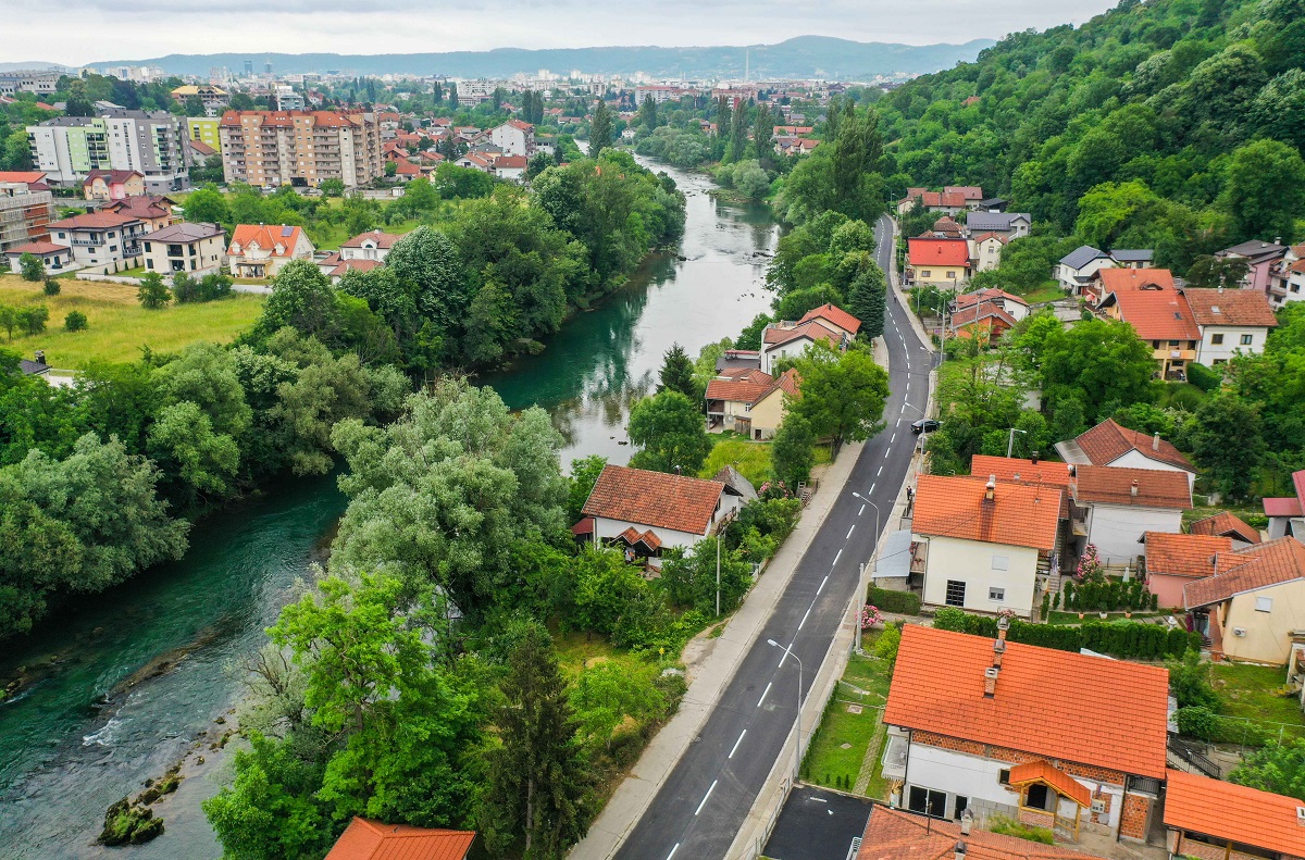 GRAD IZDVOJIO 450.000 KM Obnovljeno dva kilometra puta u Srpskim Toplicama