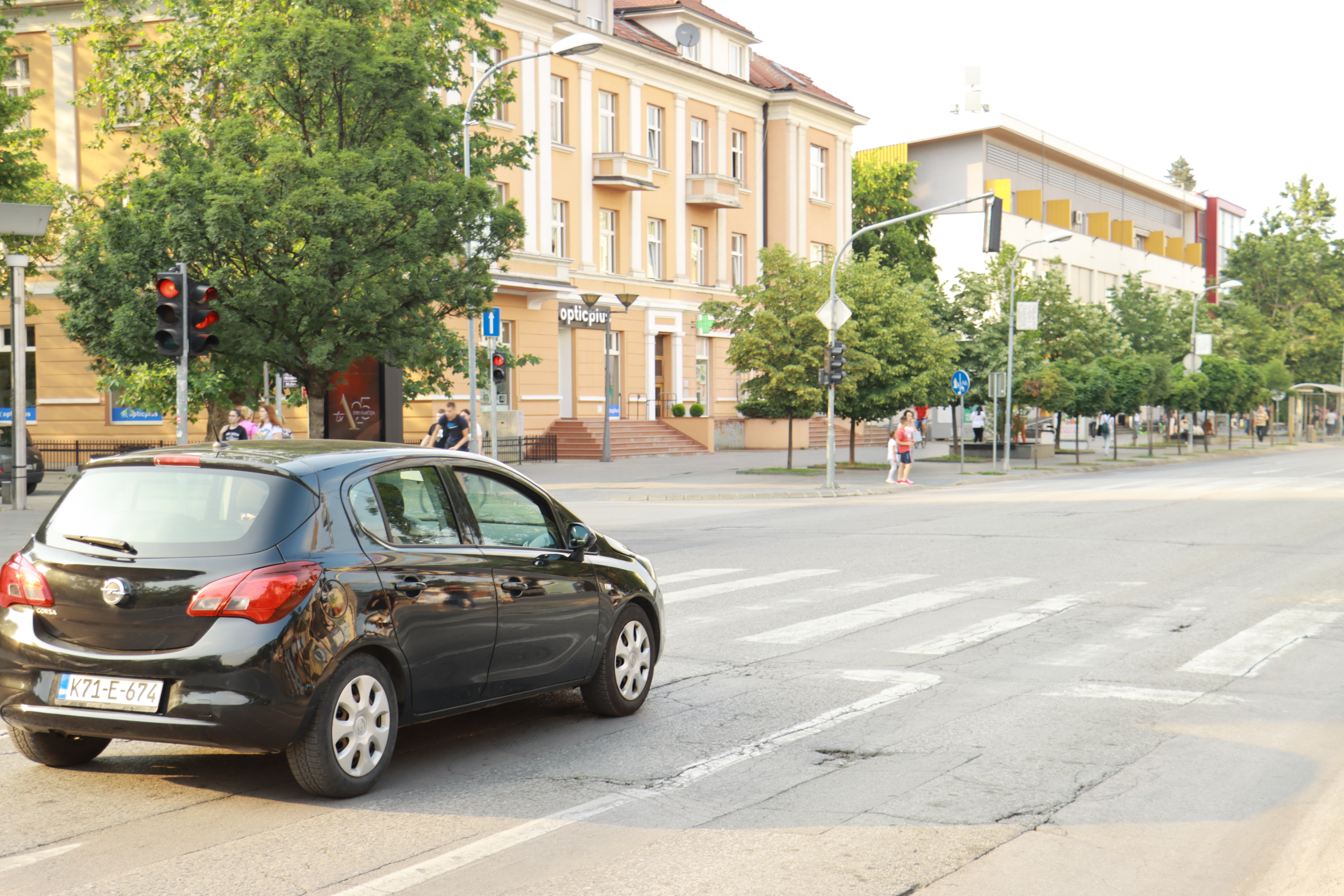 VOZAČI, OBRATITE PAŽNJU! Na ovim dionicama je izmijenjen režim u odvijanju saobraćaja