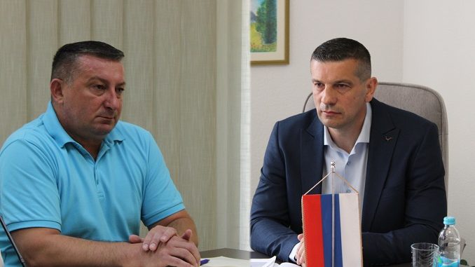 IZ SAVEZA SINDIKATA KIVNI Ko se usudio odreći prava na topli obrok i regres u ime 56.000 radnika?