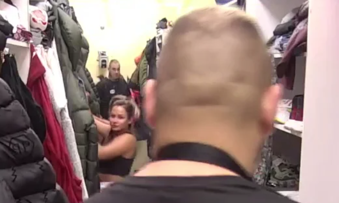 SIJEVAJU VARNICE Ana i Car se sreli u garderoberu pa se fino odmjerili! (VIDEO)