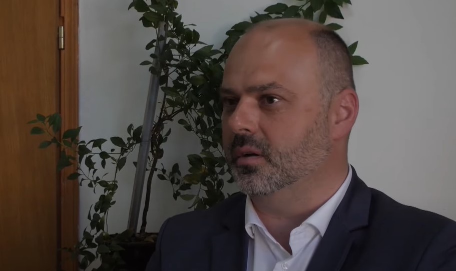 REFERENDUM U VIŠEGRADU O OPOZIVU NAČELNIKA MLADENA ĐUREVIĆA Kasnilo otvaranje jednog biračkog mjesta