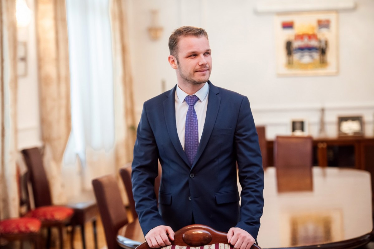 STANIVUKOVIĆ ČESTITAO SLAVU VOJSKE REPUBLIKE SRPSKE Vidovdan je od davnina bio simbol borbe našeg naroda za slobodu i vijekovna ognjišta
