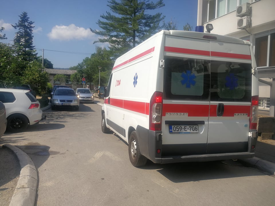 SAOBRAĆAJNA NESREĆA U MJESTU RATKOVIĆI Dva lica teško povrijeđena, djevojčica (9) lakše
