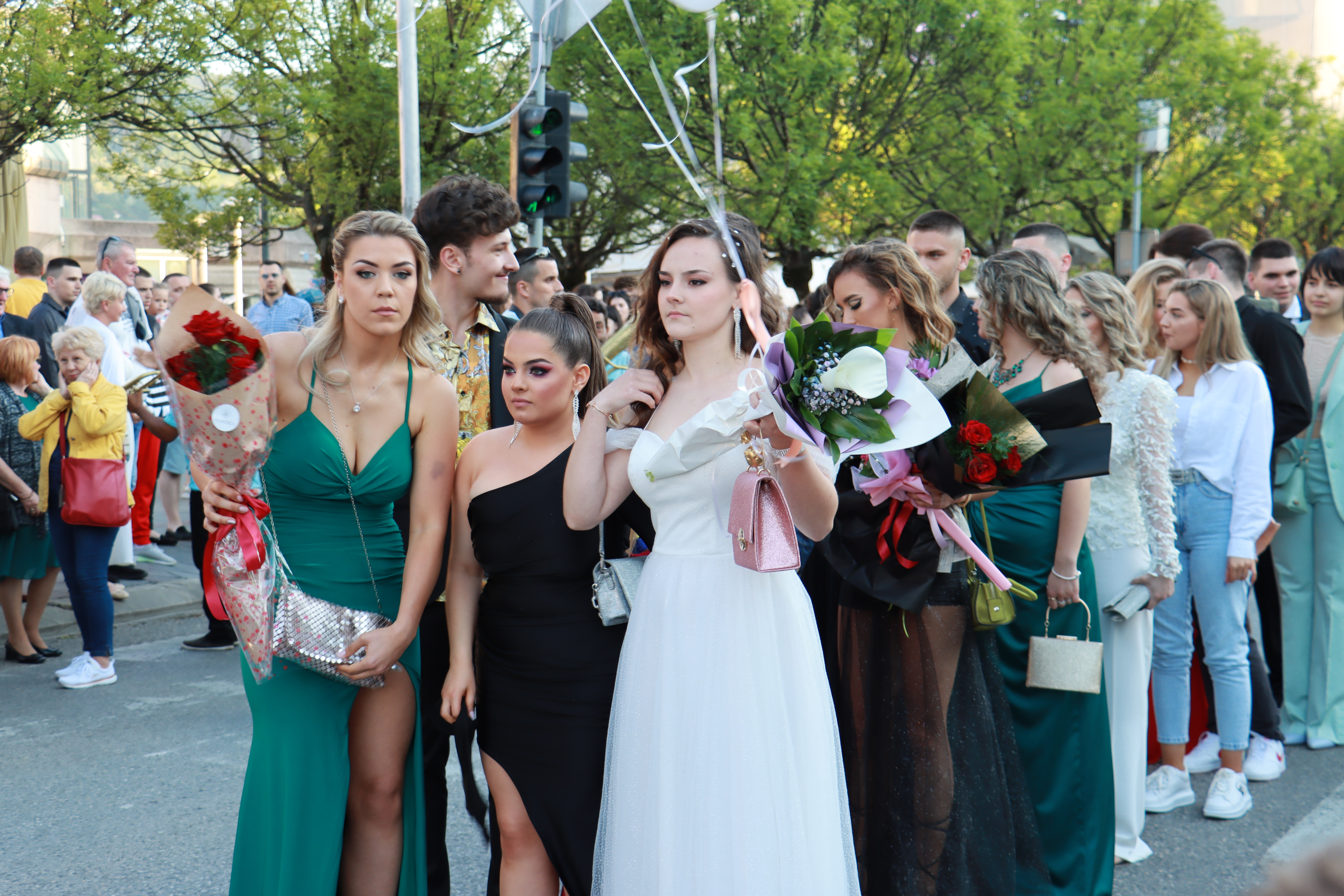 AKCIJA ZA SVAKU POHVALU Donirajte matursku haljinu, uljepšajte nekome predivnu noć