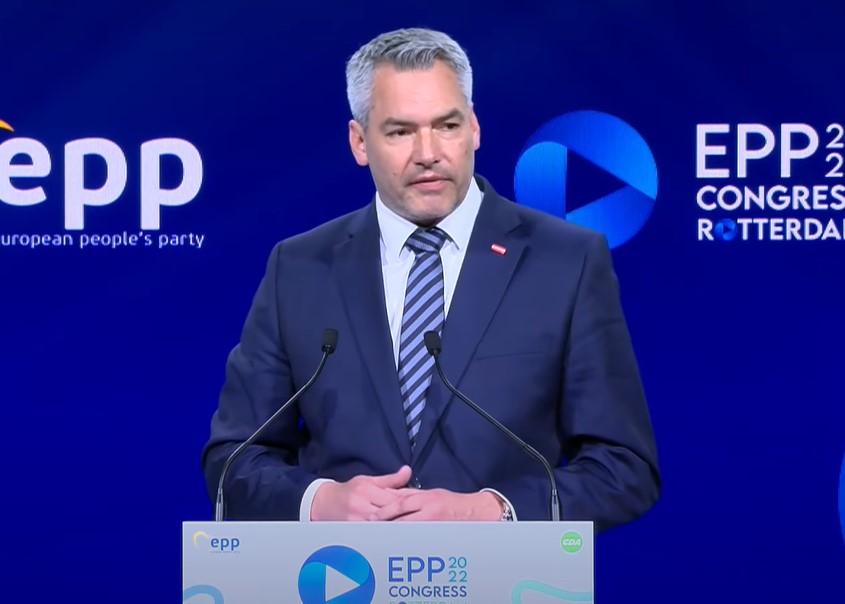 DESNIČARI UBJEDLJIVI Nehamer priznao poraz