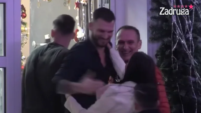 TJERA SUZE NA OČI Ovako je izgledao posljednji susret Marka i oca (VIDEO)