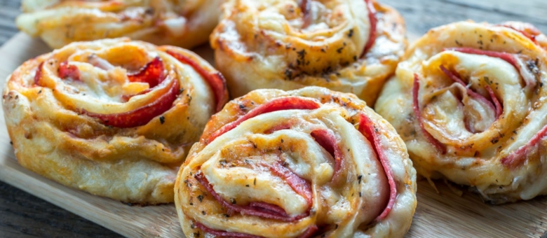 RECEPT IDEALAN ZA DRUŽENJA VIKENDOM Pizza u malo drugačijem izdanju