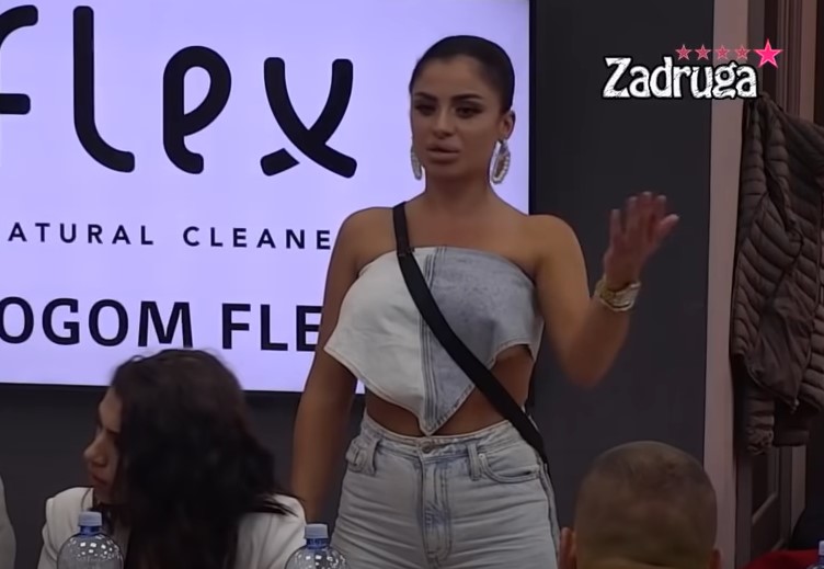 SANJA DOBILA NEOČEKIVAN POKLON Da li su ovo skrivene poruke za nju? (VIDEO)