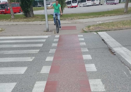 VOZAČI OPREZ Počinje nova školska godina, nekoj djeci to znači i prvo samostalno učestvovanje u saobraćaju