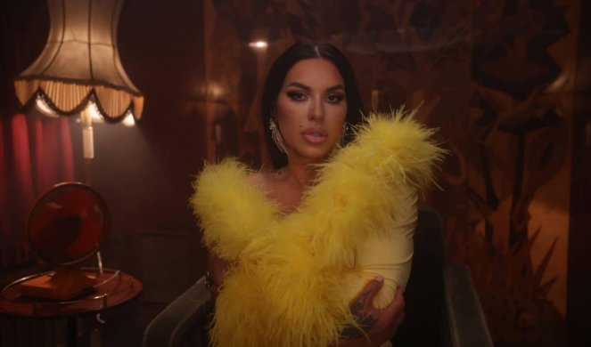 "LUDA GLAVA" ZAPALILA JUTJUB Seka snimila spot u krevetu pokojne Jovanke Broz