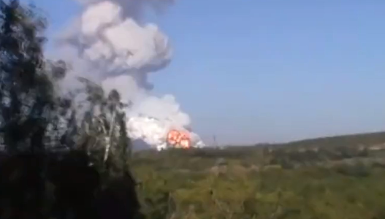 POŽAR U SJEVERODONJECKU Rusi granatirali dvije hemijske fabrike, u jednoj istekla ogromna količina nafte (VIDEO)