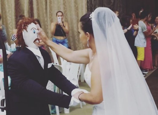 ZANIMLJIVA PRIČA SE KRIJE IZA OVE TRADICIJE Zbog čega mlade na vjenčanju nose veo