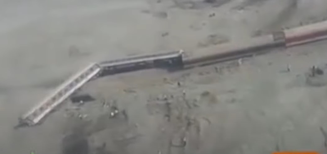 KATASTROFALNA NESREĆA U IRANU Voz iskočio iz šina, ima mrtvih (FOTO/VIDEO)