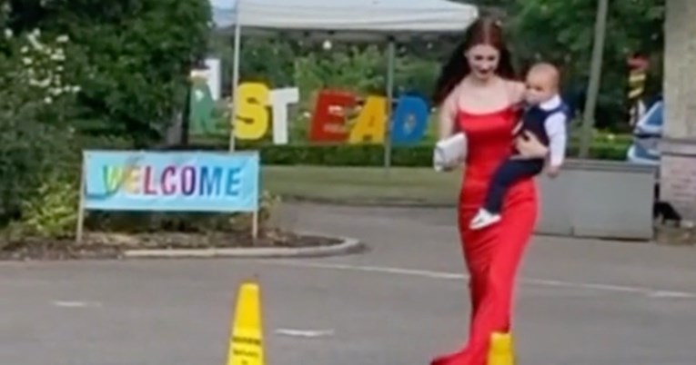 IZNENAĐENJE NA MATURSKOJ VEČERI Tinejdžerka (16) kao pratnju dovela jednogodišnjeg sina (VIDEO)