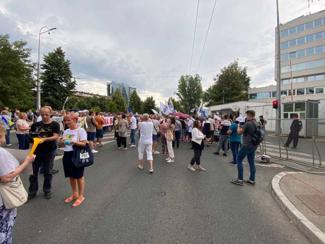 Održan sastanak predstavnika sedam stranaka iz Sarajeva sa Šmitom