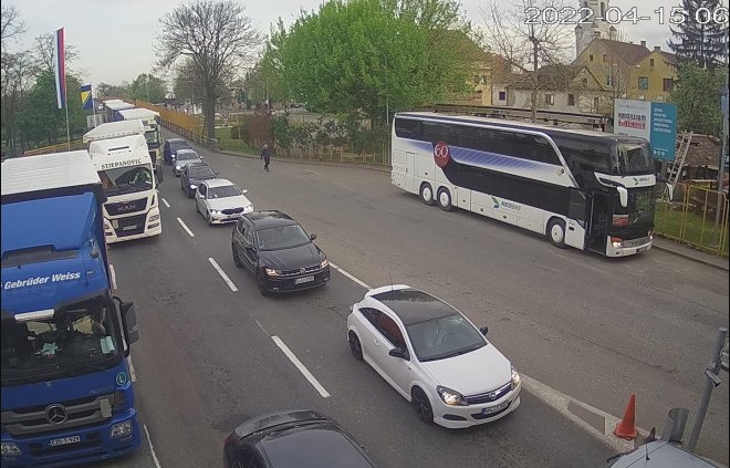 Gužve na dva granična prelaza