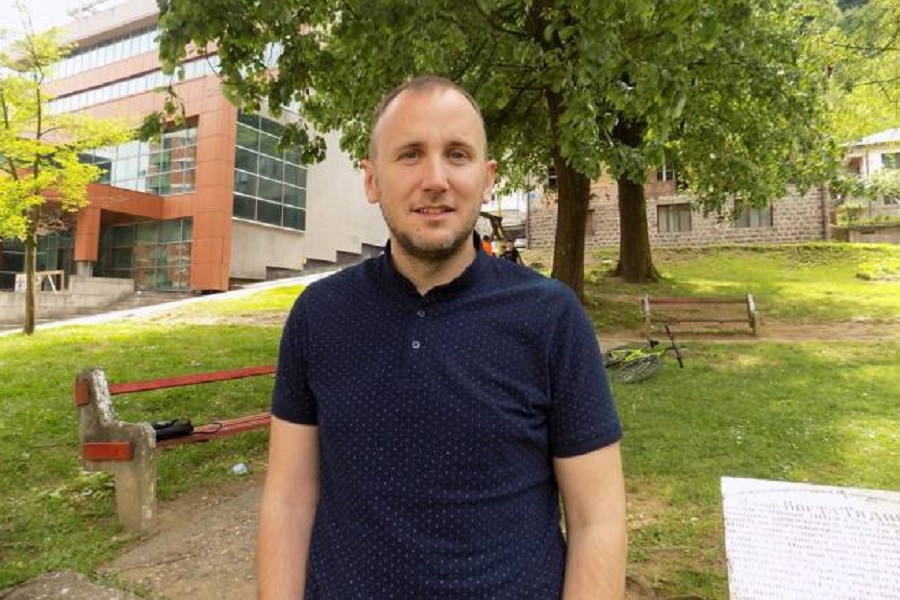 BRANIMIR KOJIĆ: "Stranci moraju da vide i srpske žrtve"