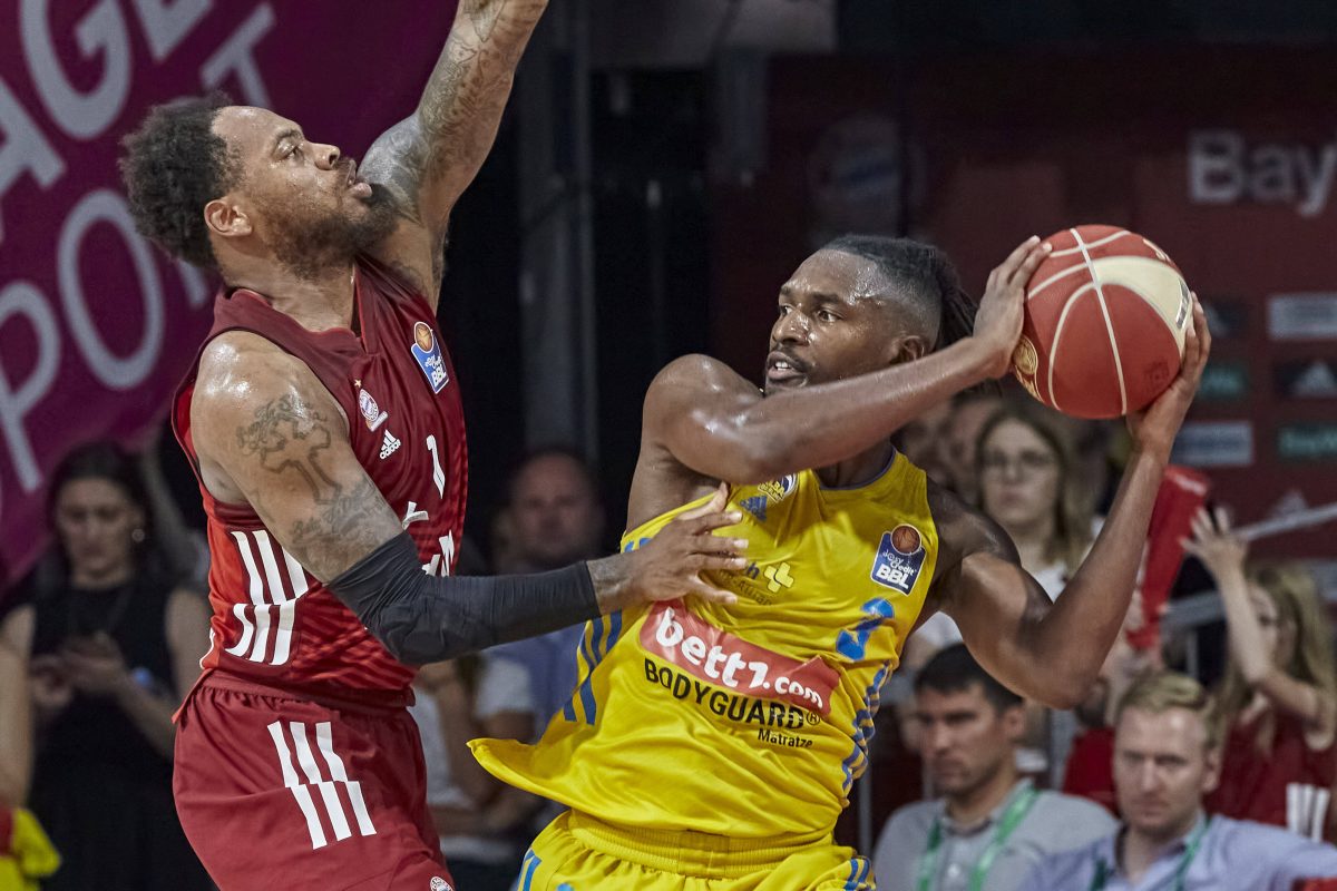 PONUĐEN MU PASOŠ Hrvati naturalizuju Džejlin Smita za Evrobasket