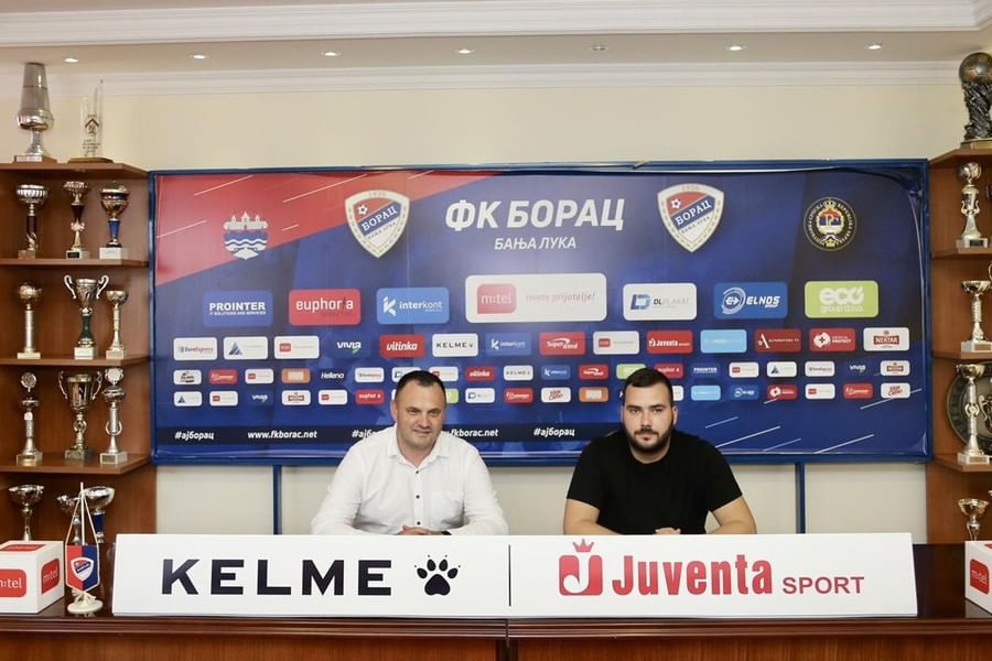 "JUVENTA SPORT" I BORAC POTPISALI NOVI UGOVOR "Velikan iz Platonove" još tri godine u Kelme dresovima