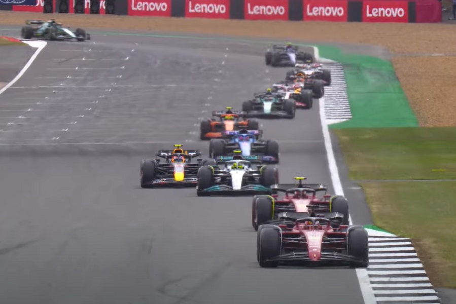 VERSTAPEN I NA TRENINGU IZA SEBE OSTAVIO HAMILTONA Odrađeni prvi treninzi za sprintersku trku u Austriji (VIDEO)
