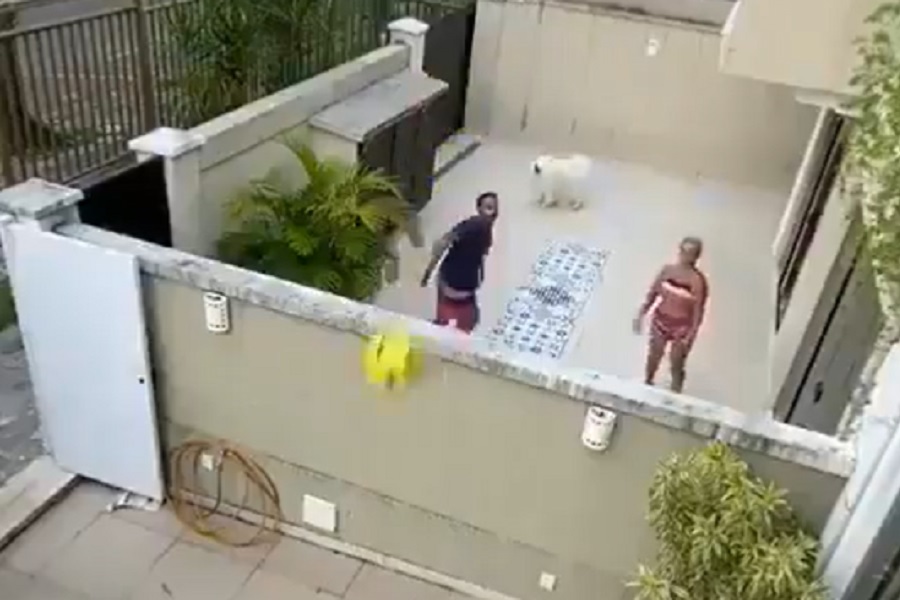 DOSADA SE FUDBALOM LIJEČI Komšiluk našao sjajan način da se zabavi po vrućim ljetnim danima (VIDEO)