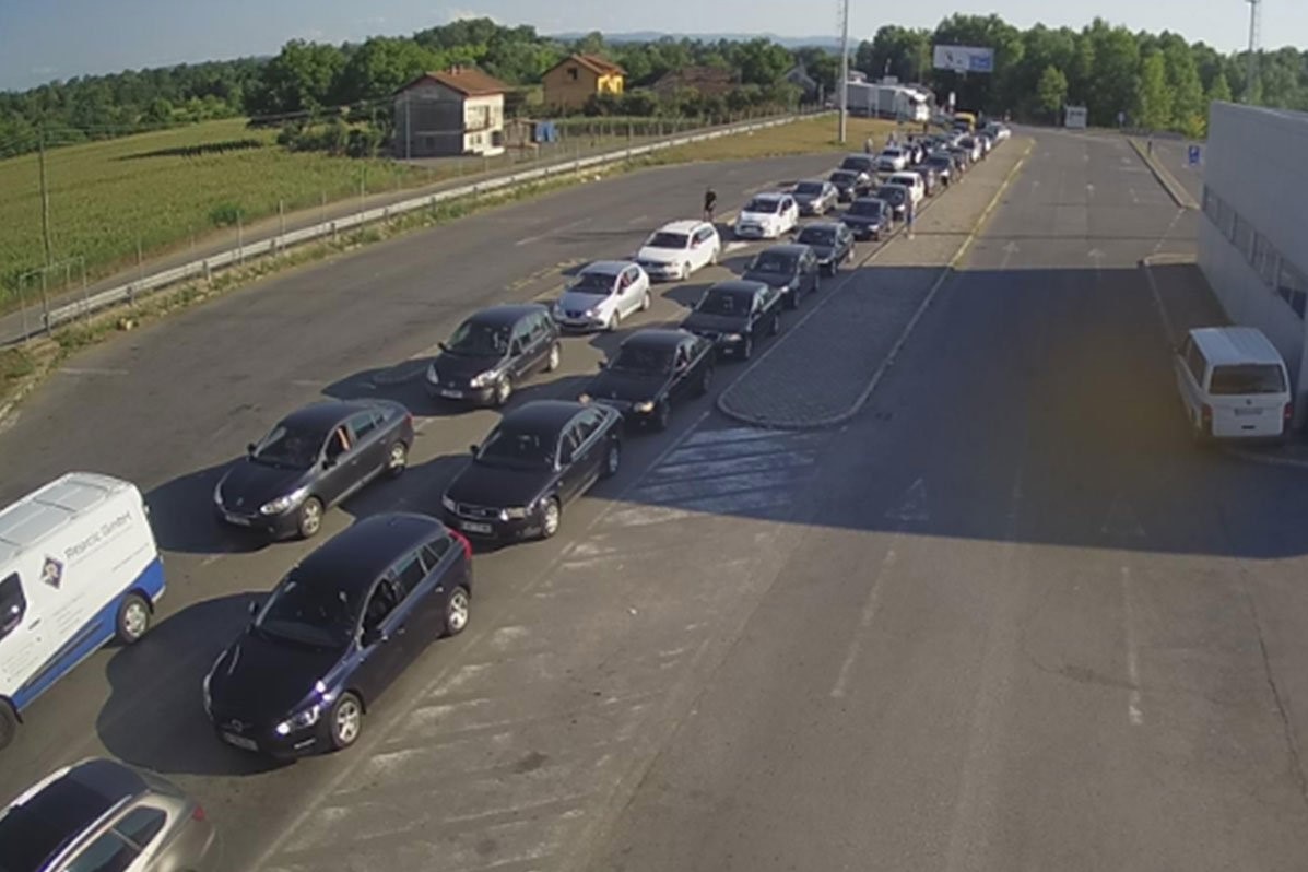 PRISTIŽE DIJASPORA Gužva na ovim graničnim prelazima, stvorila se kolona automobila