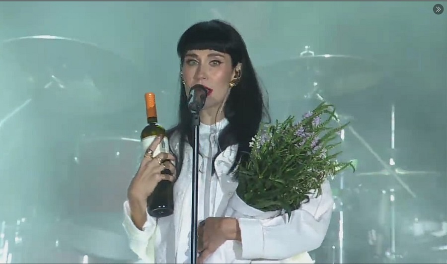 KONSTRAKTA NA POSLJEDNOJ VEČERI EXITA Bilo je spektakularno, evrovizijski hit otpjevala sa desetinama hiljada prisutnih (VIDEO)