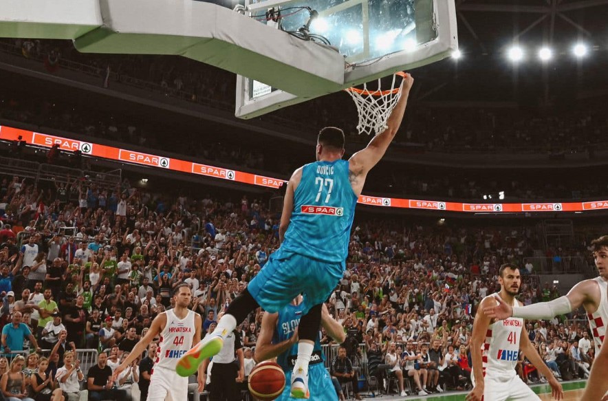 Poznati balkanski hit na treningu Luke Dončića i Dalasa (VIDEO)