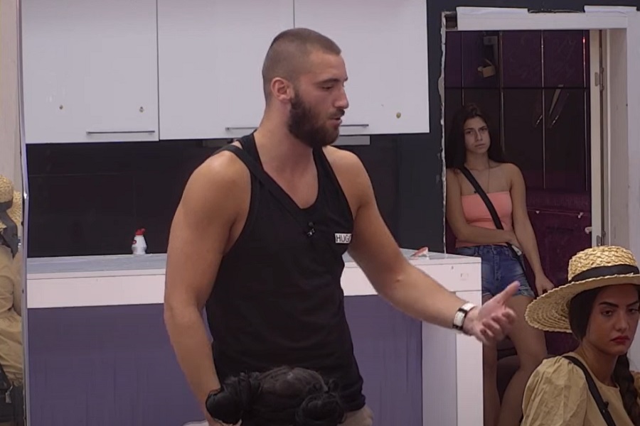 MILICA I MENSUR ŽESTOKO ZARATILI U PROGRAMU Za crnim stolom se pominju dripci i kur*etine (VIDEO)