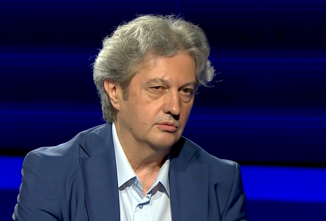SKANDAL U BUDVI Milomir Marić napadnut ispred hotela, on demnatuje da se incident desio