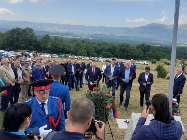 SLUŽENJE PARASTOSA I POLAGANJE VIJENACA Obilježavanje 147 godina od Nevesinjske puške