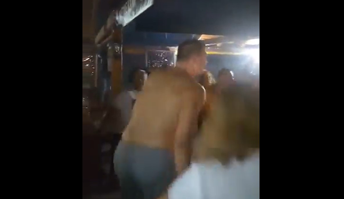 NIKOLA JOKIĆ POVEO KOLO NA TARI NBA igrač "opleo" sitan vez oko vatre, svi prisutni se oduševili (FOTO/VIDEO)