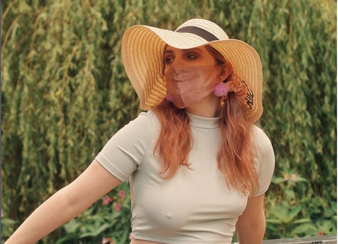 RIJEDAK FENOMEN! REBEKA JEDVA ČEKALA DA JOJ PORASTU GRUDI Onda joj jedna porasla – a druga nije (FOTO/VIDEO)