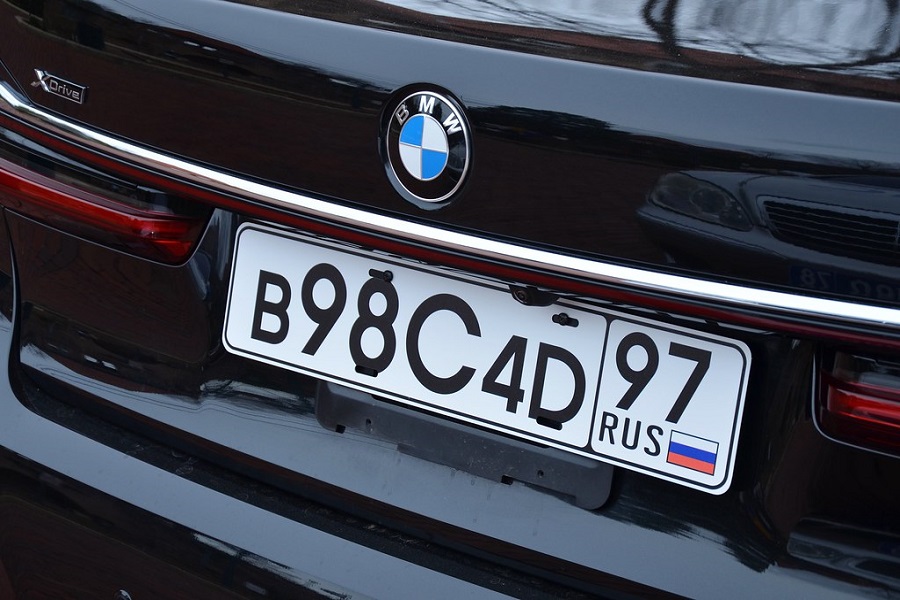 RUSKA STRANKA DONIJELA PRIJEDLOG PRED GLASANJE Stavite slova "Z" i "V" na registracije automobila