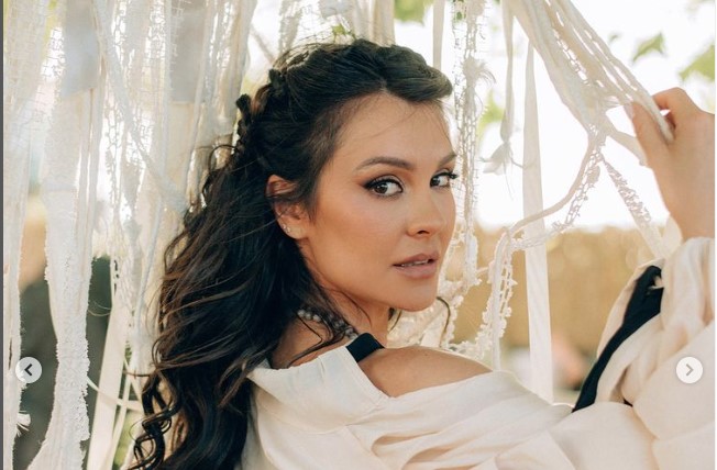 "GRMIŠ OZBILJNO" Dragana Mićalović pokazala savršenu figuru, internet gori (FOTO)