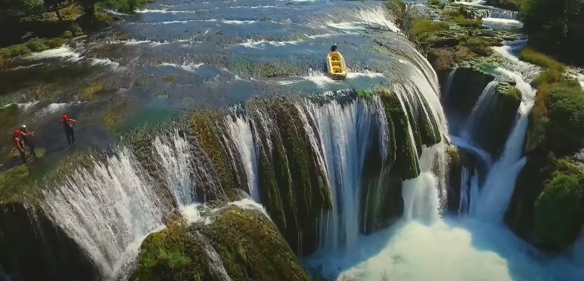 PRAVA DRAMA NA ŠTRBAČKOM BUKU, NIJE FILM Bišćanin spasavao kaskadere iz brze Une (FOTO)
