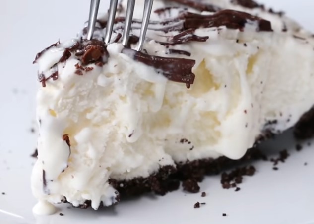 BRZI KOLAČ OD SAMO 3 SASTOJKA Ledena pita sa sladoledom