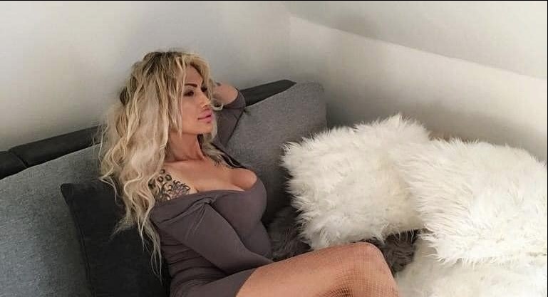 PRVA SARAJKA KOJA SE SLIKALA ZA PLAYBOY Šta otkriva tetovaža na grudima Tine Kunić?