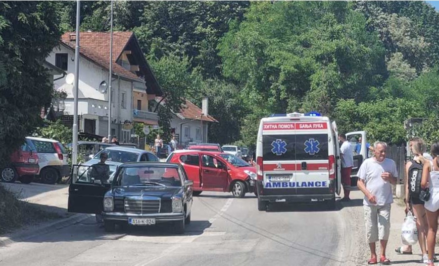 BANJALUKA Sudar u naselju Saračica, ima povrijeđenih