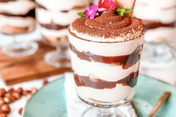 ZASLADITE DAN Tiramisu u čaši