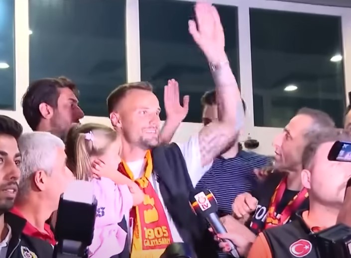 ŠVAJCARAC NOVU SEZONU PROVEŠĆE U ISTANBULSKOM KLUBU Seferović na jednogodišnjoj pozajmici u Galatasaraju