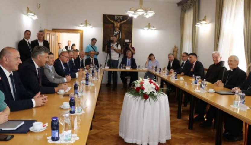 PLENKOVIĆ STIGAO U BiH Sastao se sa biskupom Palićem