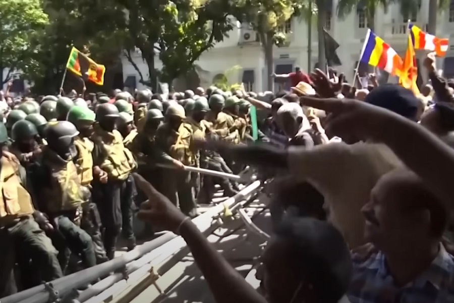 DEMONSTRACIJE U ŠRI LANCI NA NOGE DIGLE POLITIČARE Novi izbori dobili datum održavanja zbog protesta (VIDEO)