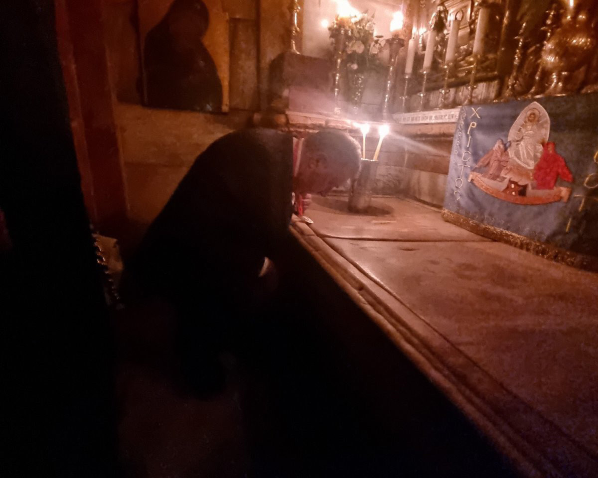MILORAD DODIK NA MJESTU GDJE JE HRISTOS RAZAPET Srpski član Predsjedništva u crkvi Svetog groba