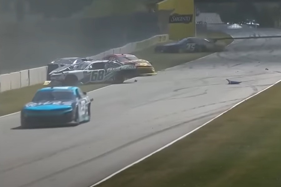 GRAGSON DOBRO PROŠAO POSLIJE IZAZIVANJA STRAVIČNOG SUDARA Nascar mladom vozaču izrekao novčanu kaznu i oduzimanje bodova (VIDEO)