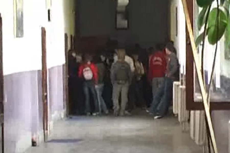 SRBI PRETRPILI NOVU PROVOKACIJU U BUJANOVCU Srpskim đacima generacije uručene zahvalnice na albanskom jeziku